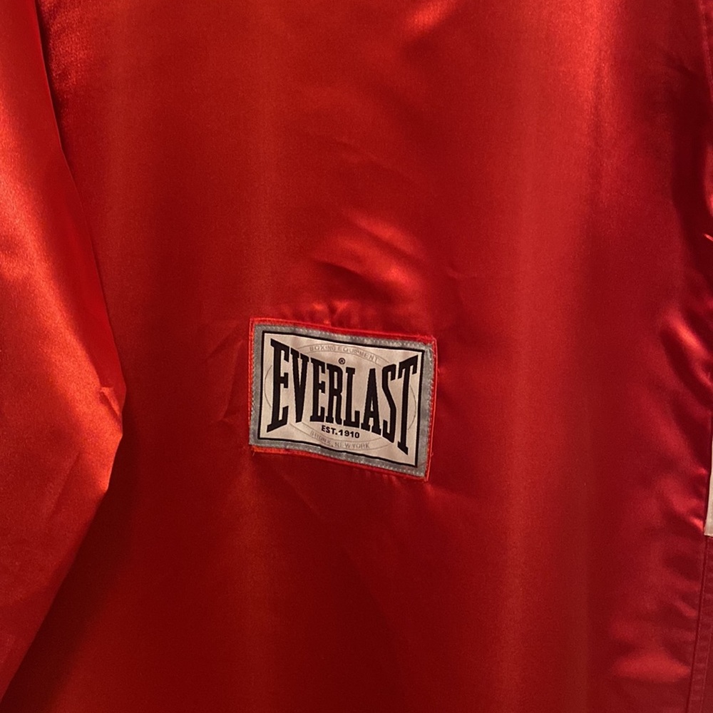 Everlast Satin Boxing Robe - Picture 8 of 12